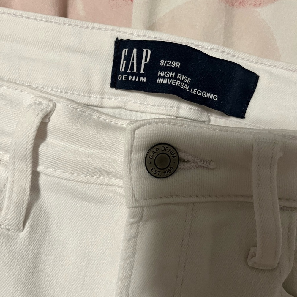 GAP Women's High Rise Denim in White
